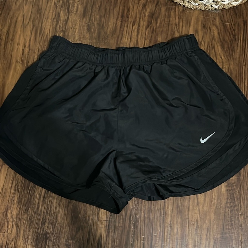 Nike dri fit shorts size large